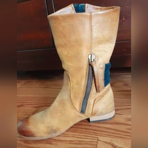 Fluevog Radios KIPO Ladies - Picture 2 of 6